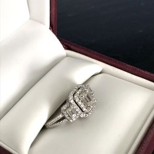 1 carat tw Helzberg Emerald cut diamond ring